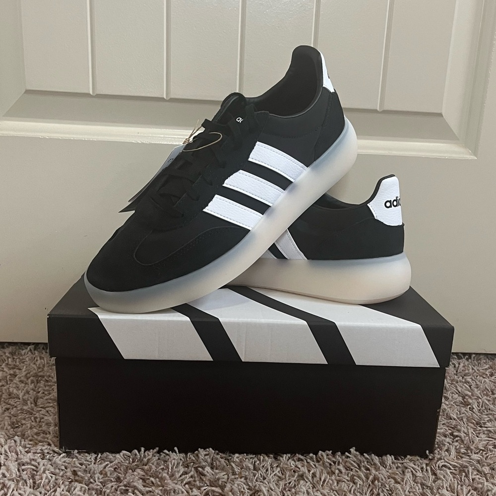 New in Box! Adidas Women’s Barreda Decode Black and White Sneakers size 11